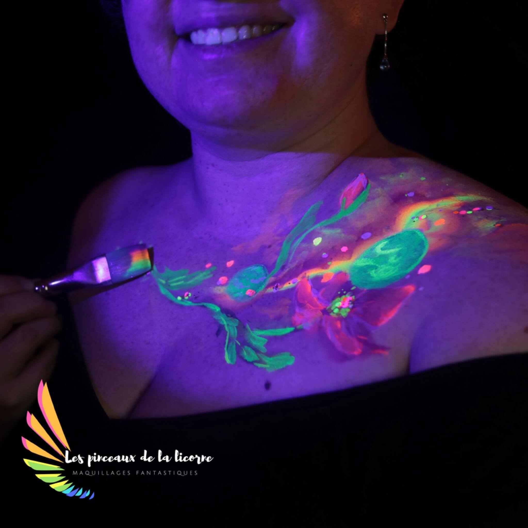 Animation maquillage adulte tatouage éphémère fluo néon UV Lorient Morbihan
